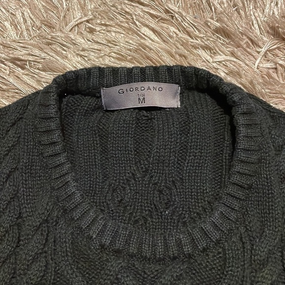 GIORDANO Long‎ Sleeve Gray and Black Sweater Size Medium - Picture 5 of 7